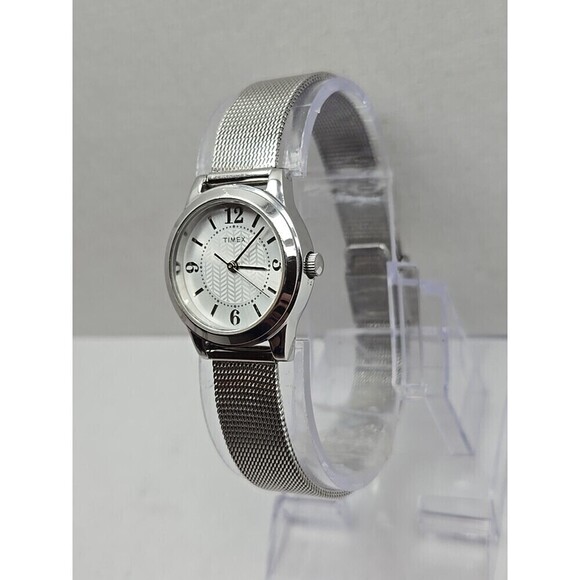 Timex Casey Dress Silver Mesh Womens Quartz Watch New Battery Water Resist WR30M - Picture 2 of 9